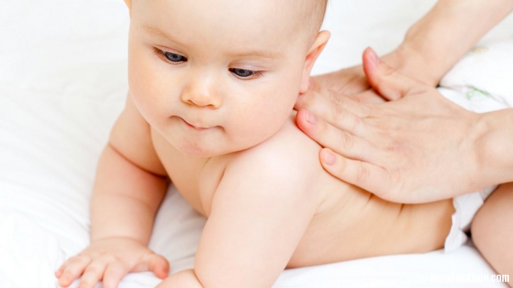 1150 5 cách sử dụng tinh dầu tràm cho bé